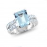 Bague en or avec aigue-marine rectangulaire ct. 2.99 et diamants sur la tige 00324